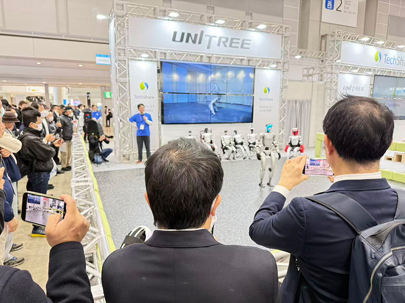 ユニツリー（UNITREE）社ブース前は人だかり！
